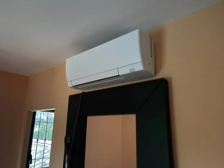Pose d’une climatisation Mitsubishi électrique gamme silence pour une chambre sur Gemenos
