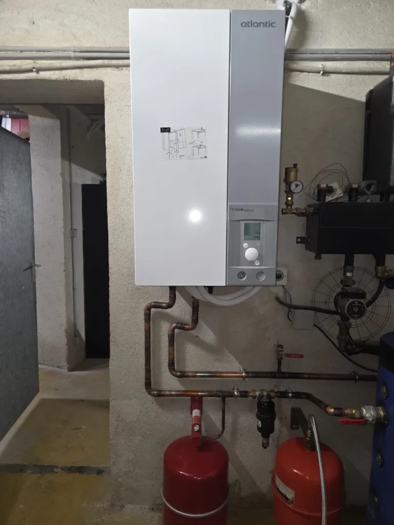 Pose d’une pompe à chaleur Atlantic pour radiateur en remplacement de chaudière propane sur Aubagne