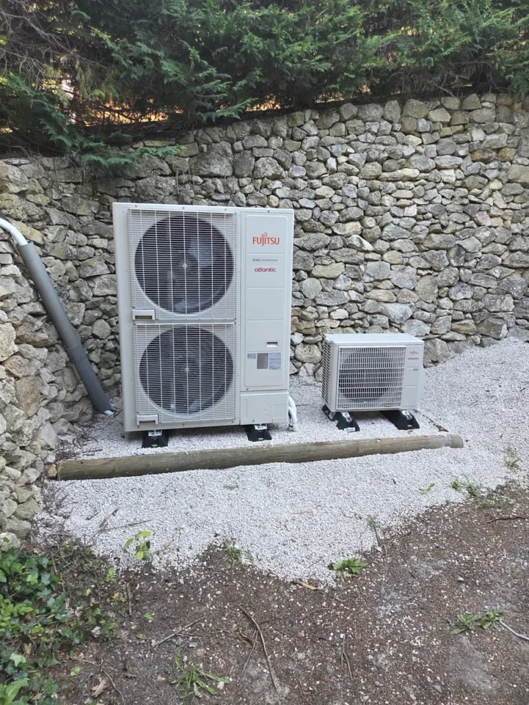 Pose d’une pompe à chaleur Atlantic pour radiateur en remplacement de chaudière propane sur Aubagne
