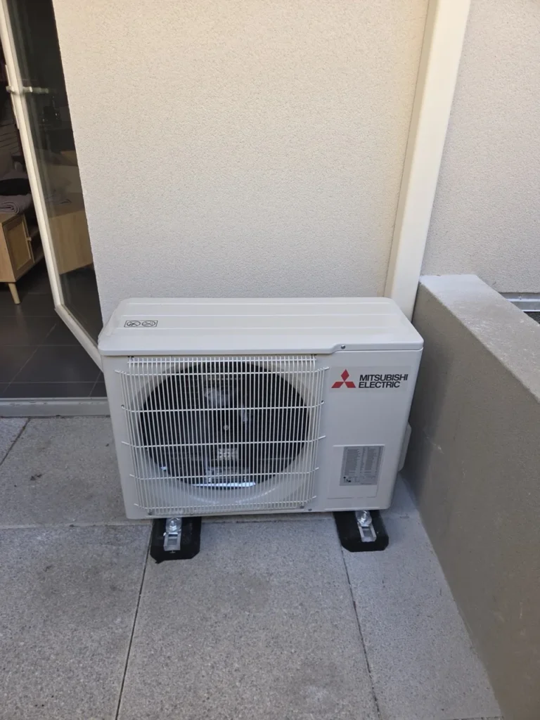 Pose climatisation Mitsubishi électric HR sur Auriol TML Energie